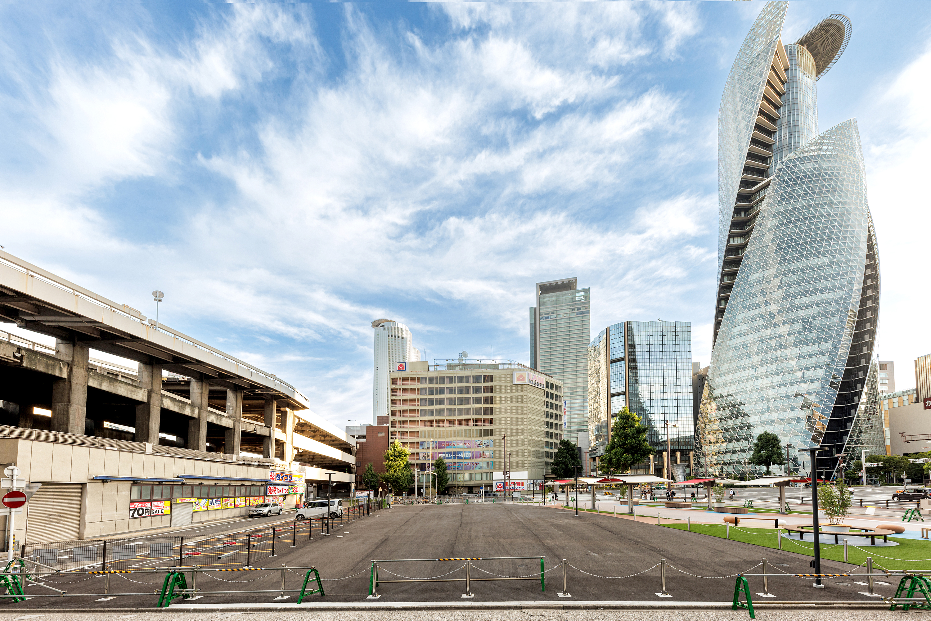 Meieki Parklet Slider 1